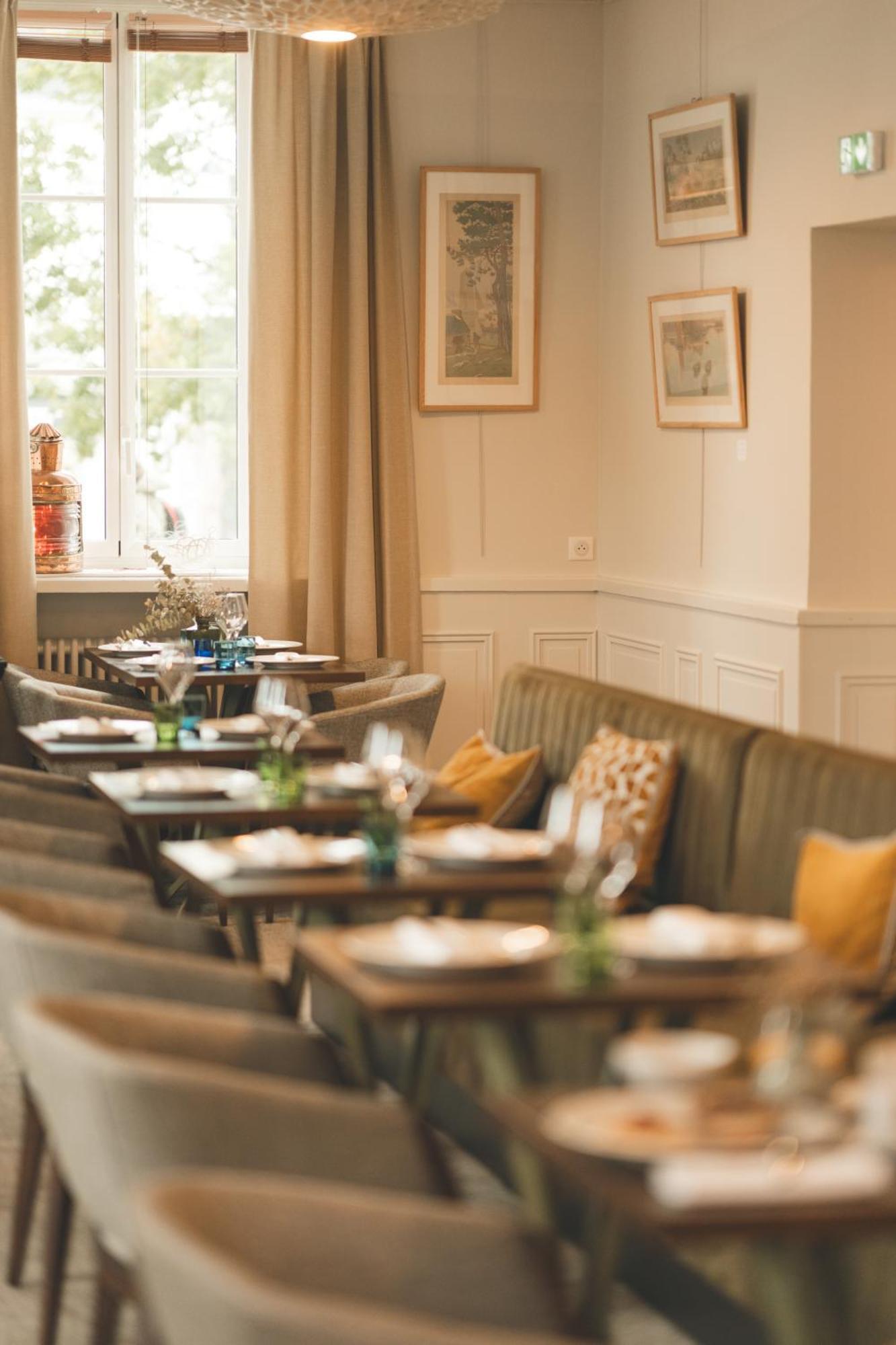 Logis Hotel Et Restaurant La Pension Du Moulin 퐁타벤 외부 사진