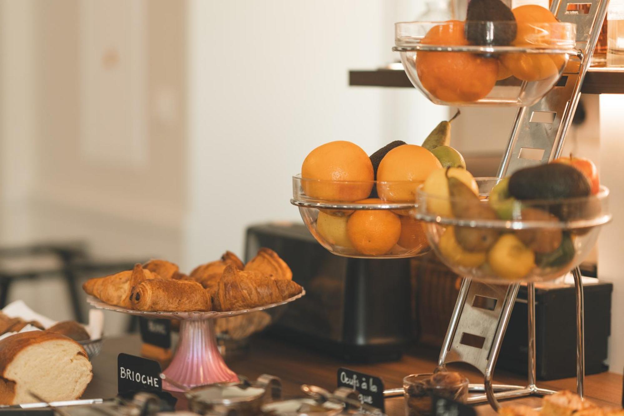 Logis Hotel Et Restaurant La Pension Du Moulin 퐁타벤 외부 사진