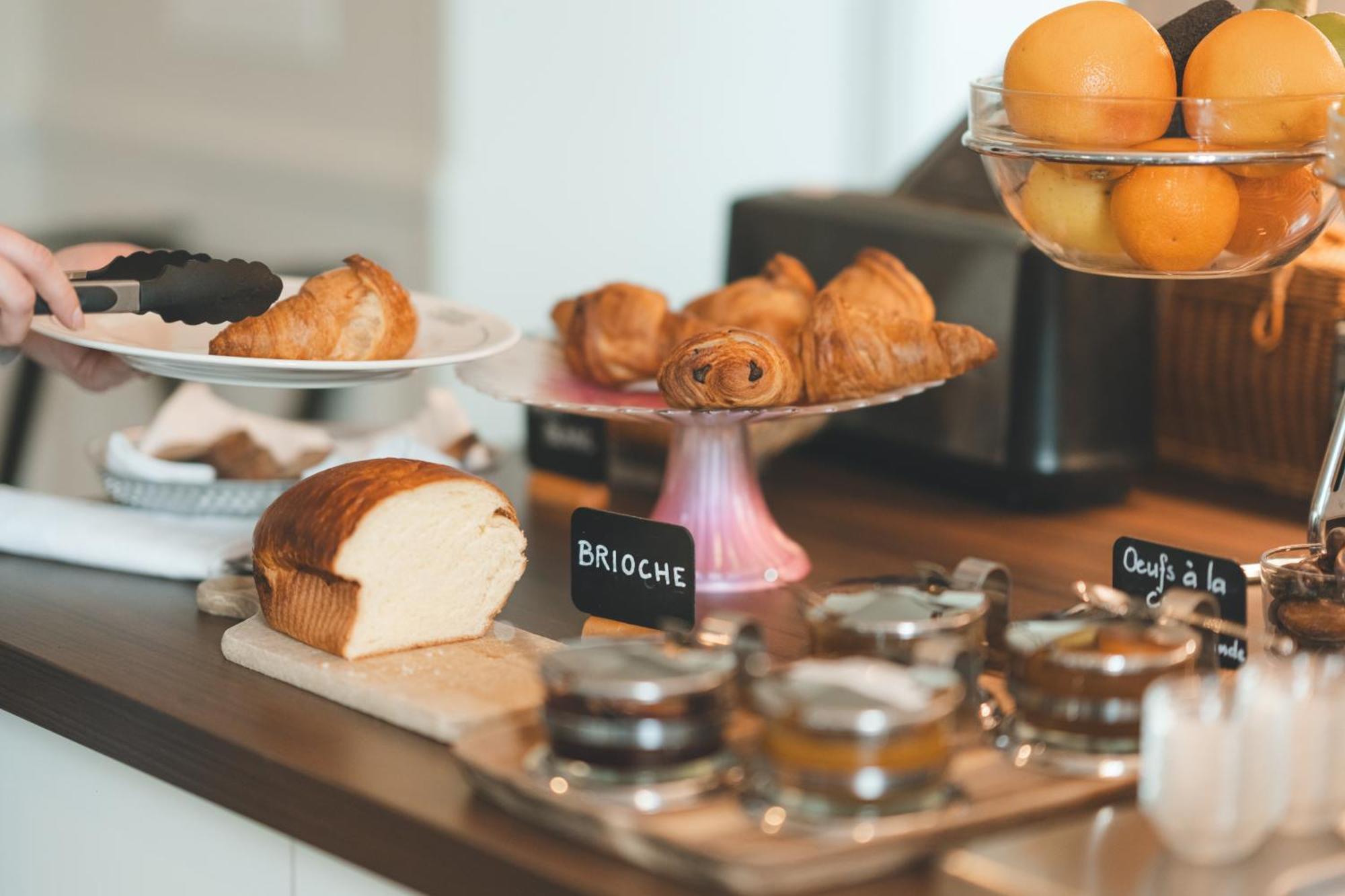Logis Hotel Et Restaurant La Pension Du Moulin 퐁타벤 외부 사진