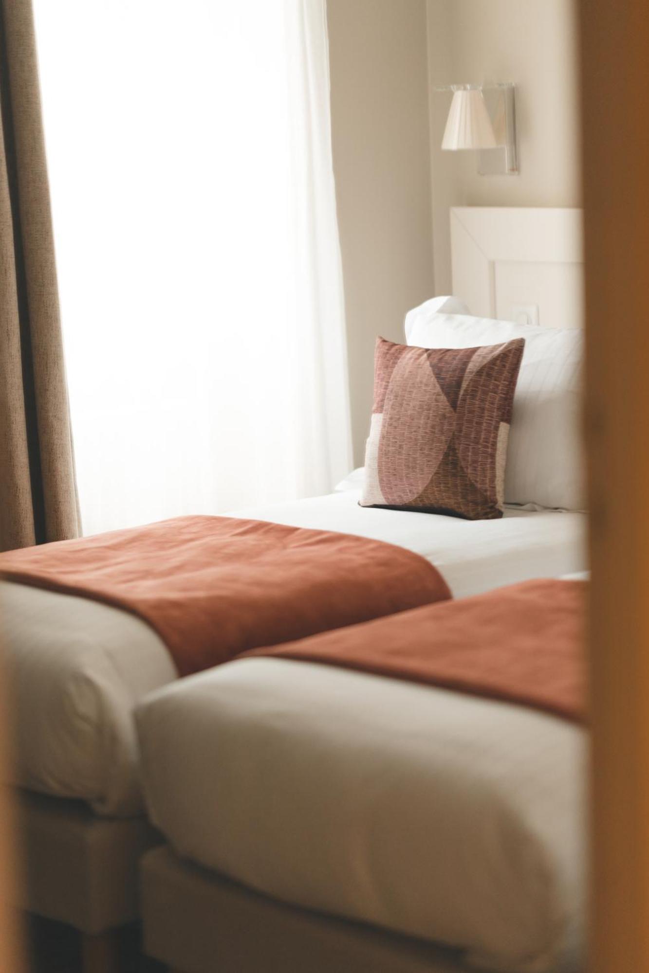 Logis Hotel Et Restaurant La Pension Du Moulin 퐁타벤 외부 사진